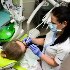 Czy dentysta może dać zwolnienie? Kiedy i jak uzyskać L4 od stomatologa