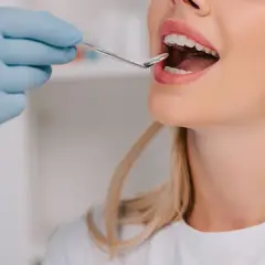 Ile kosztuje wizyta u dentysty prywatnie? Sprawdź, jak uniknąć wysokich rachunków!
