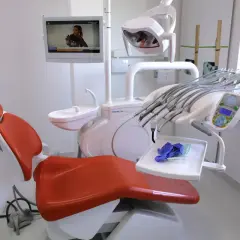 Czy dentysta przyjmie z bólem zęba? Pilna pomoc i nagłe wizyty bez rejestracji