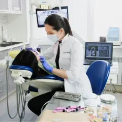 Jak często chodzić do dentysty, by uniknąć problemów z zębami? Praktyczne porady