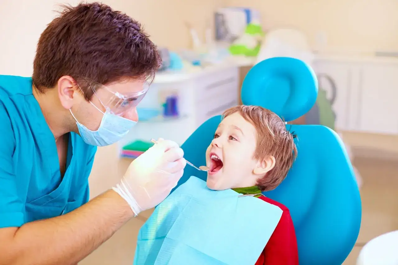 Zdjęcie Czy z zajadami można iść do dentysty? Sprawdź, czy to bezpieczne i jak się przygotować